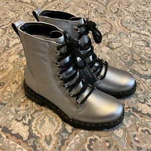 NWT Sorel Lennox Silver Metallic Lace Boots Womens Sz 7